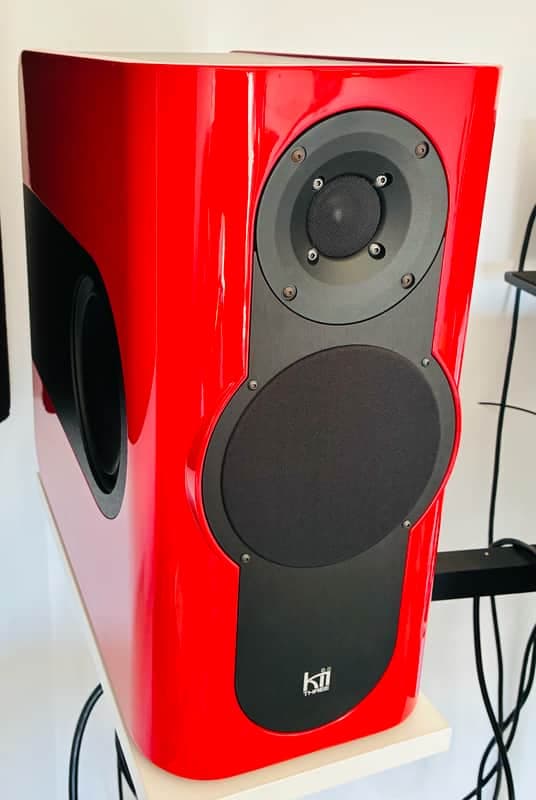 Kii Audio Three 2024 - Red