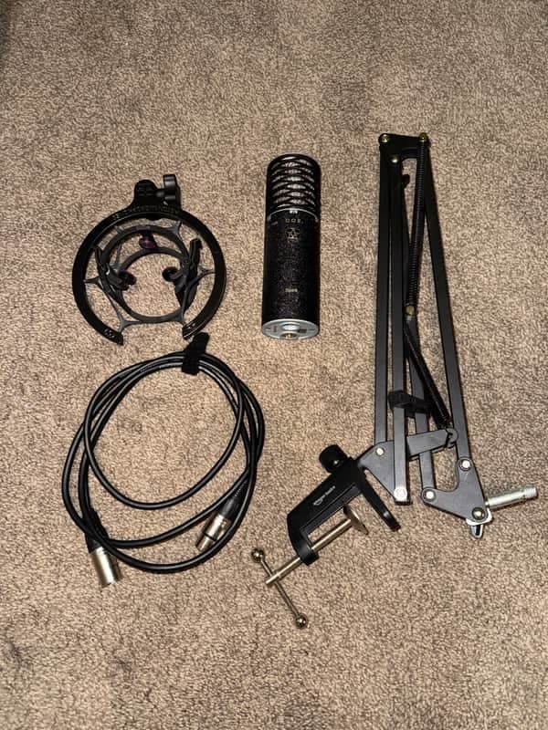 Aston Spirit Large Diaphragm Multipattern Condenser Microphone Bundle 2020 - Present - Black