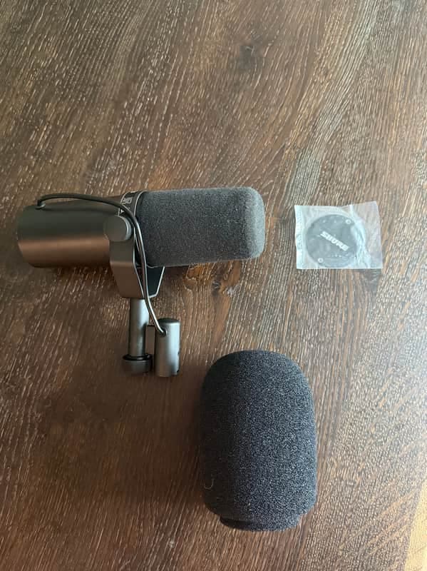Shure SM7B Cardioid Dynamic Microphone 2001 - Present - Black