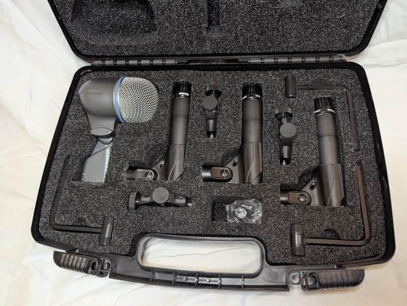 Shure DMK57-52 Drum Mic Kit: 3x SM57, Beta 52A, 3x A56D, Case