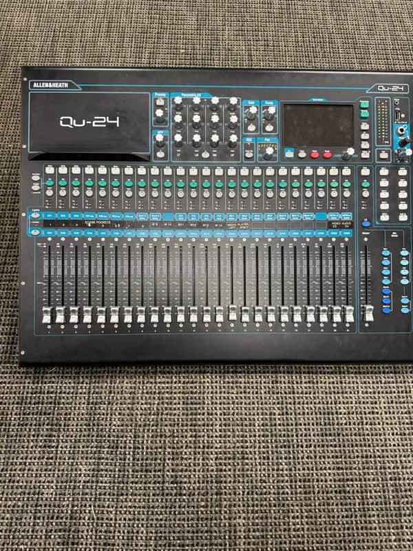 Allen & Heath QU-24C Chrome Edition 24-Channel Digital Mixer 2010s - Black