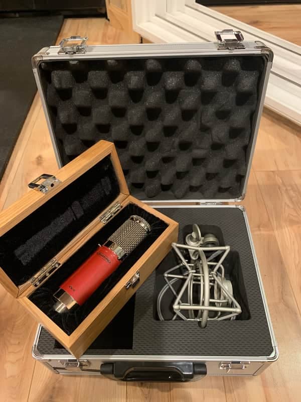 Avantone Pro CK-6 Large Diaphragm Cardioid Condenser Microphone 2011 - Present - Red