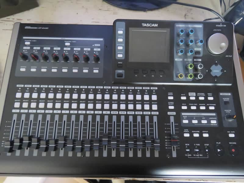 TASCAM DP-24SD 24-track Digital Portastudio 2015 - Present - Black