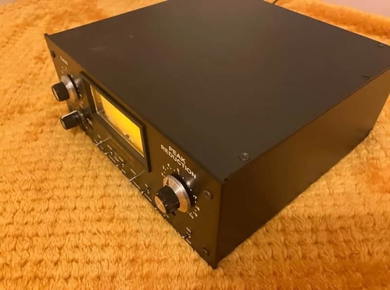 Golden Age Project COMP-2A 2010s w/new JJ preamp tubes