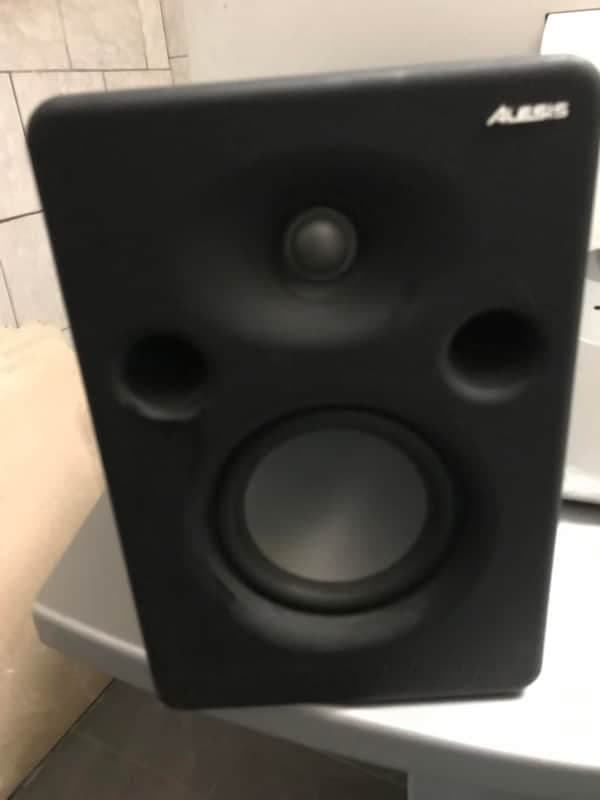 2xAlesis M1 Active Mk3