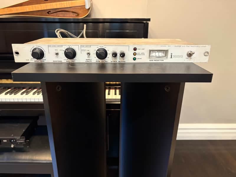 Inovonics Model 201 Compressor/Limiter 1970's - White