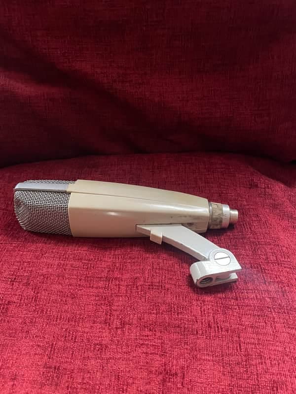 Vintage: Sennheiser MD 421-HL Cardioid Dynamic Microphone 1960s - 1970s - White In Wooden Box
