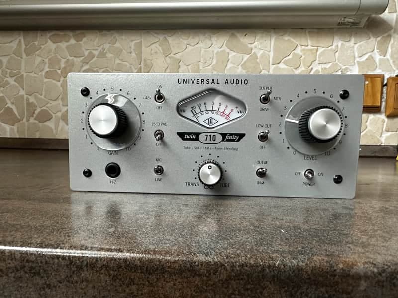 Universal Audio 710 Twin-Finity Microphone Preamp