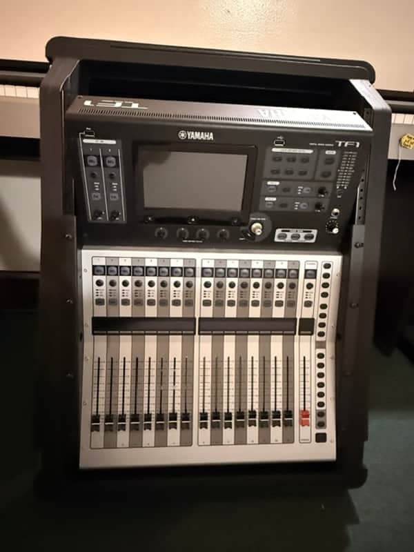 Yamaha TF1 Digital Mixing Console w/ SKB Rolling Flight Case - Tested & Working