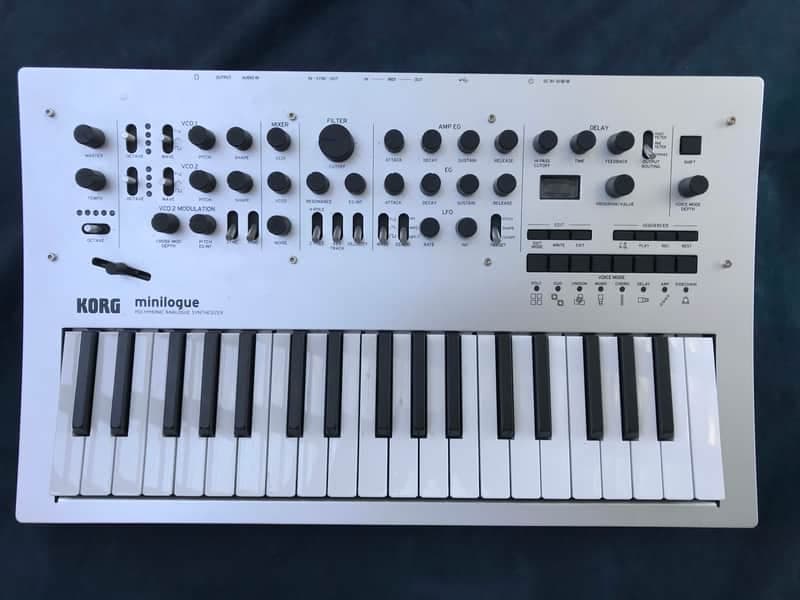 Korg Minilogue 4-Voice Polyphonic Analog Synthesizer 2016 - Present - Silver