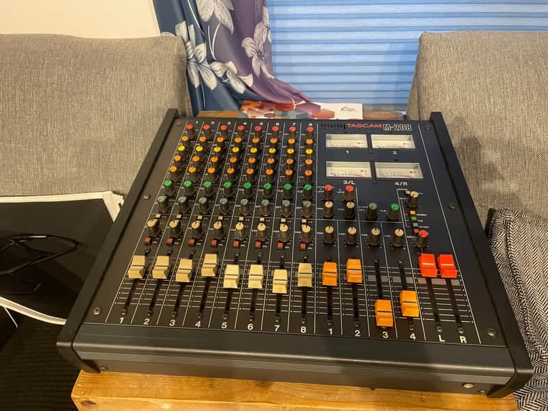 Teac Tascam M-208 mixer + Direct Out Mod
