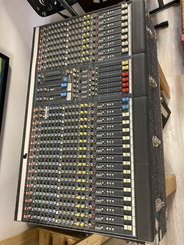 Allen & Heath GL2000 Mixer
