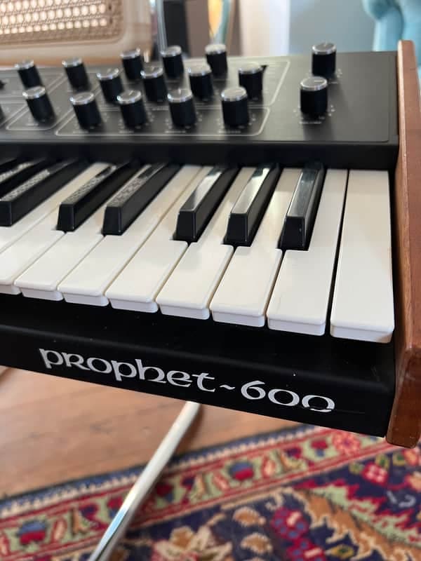 Sequential Prophet 600 61-Key 6-Voice Polyphonic Synthesizer 1982 - 1985 - Black with Wood Sides