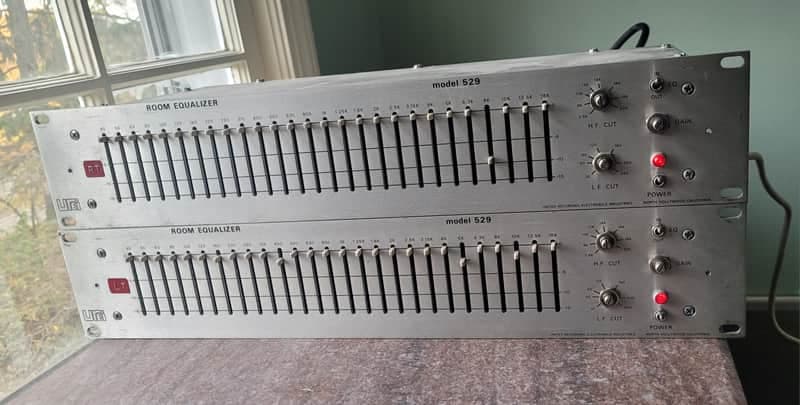Urei 529 graphic equalizer PAIR consecutive numbers 1972