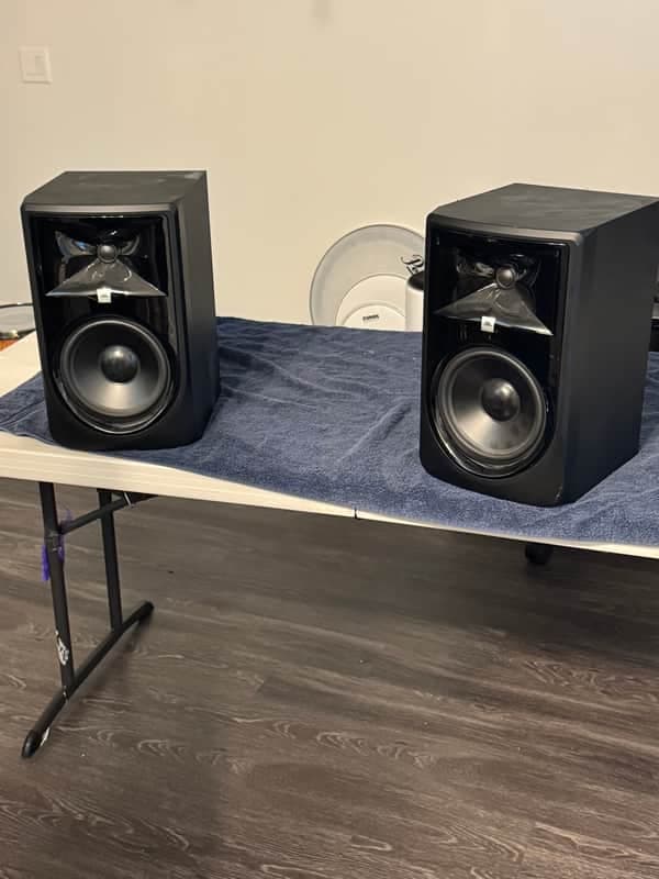 JBL LSR308 MK II 8" 2-Way Powered Studio Monitor (Pair)