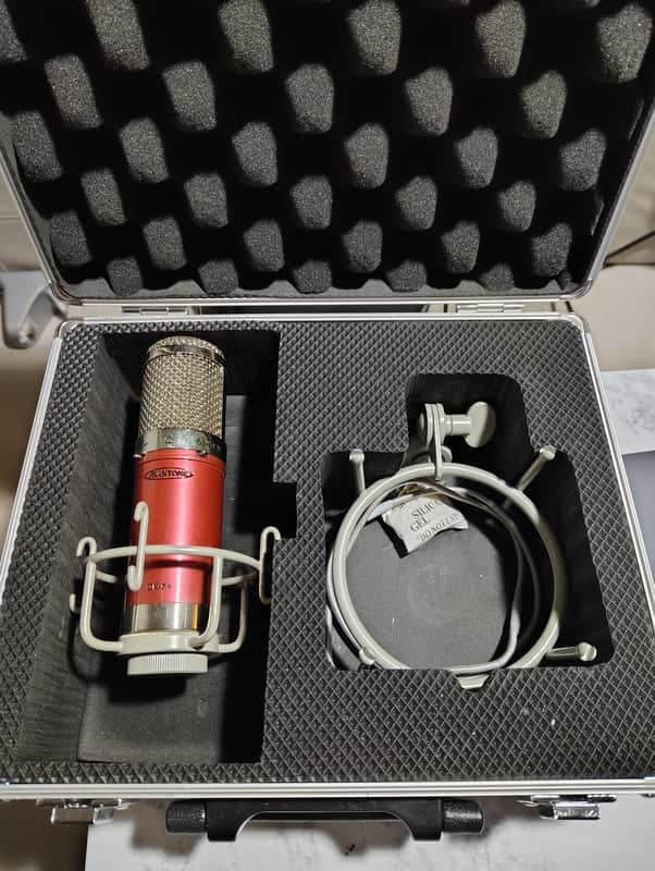 Avantone CK‑6 Classic Condenser Microphone – Red/Chrome – Shock Mount + Hard Case