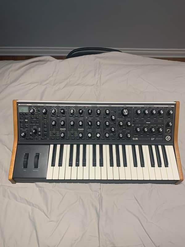 Moog Subsequent 37