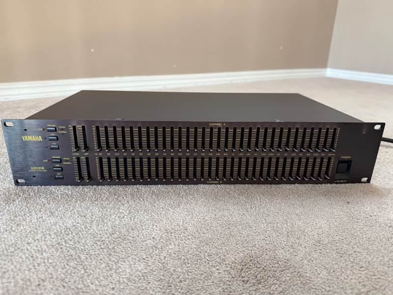 Yamaha Q2031B Dual-Channel Graphic Equalizer 2010s - Black