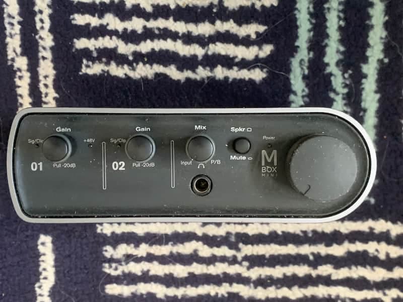 Podcast Studio Avid MBox Mini USB Audio Interface