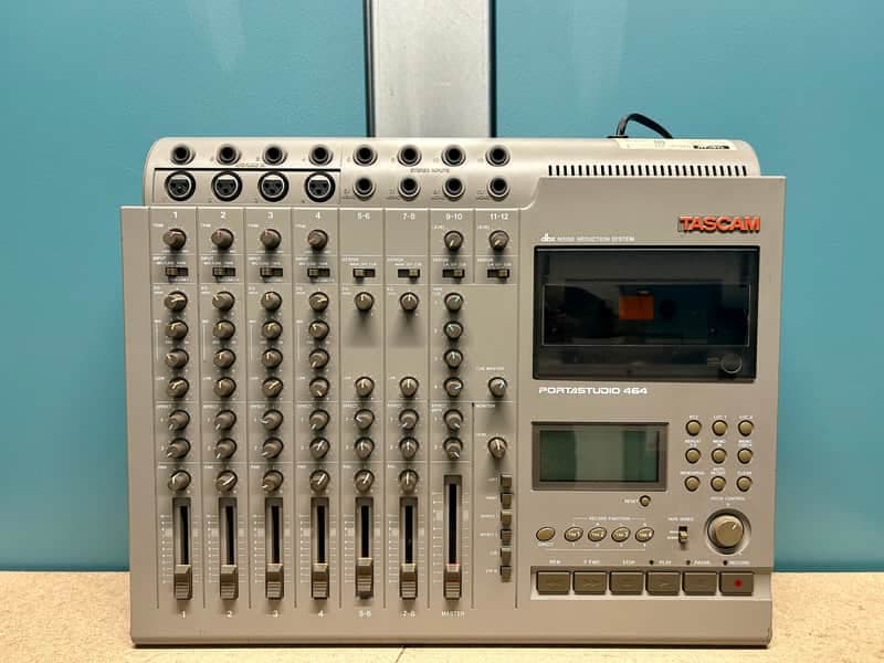 TASCAM 464 Portastudio (1)