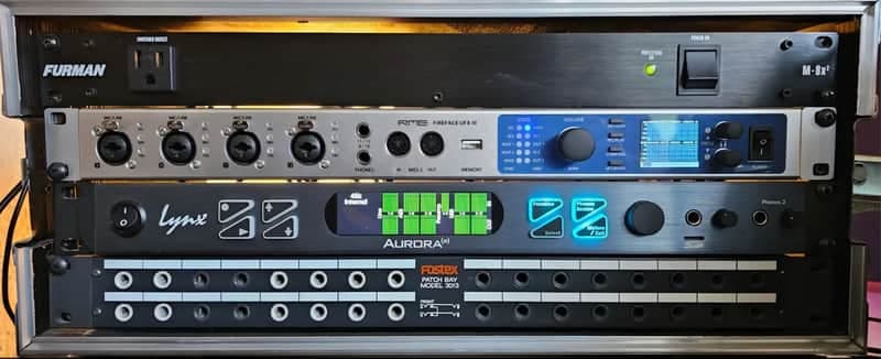 Lynx Aurora (n) 24-Channel AD/DA Converter/ 4 Preamps with USB Interface - Blue/Black