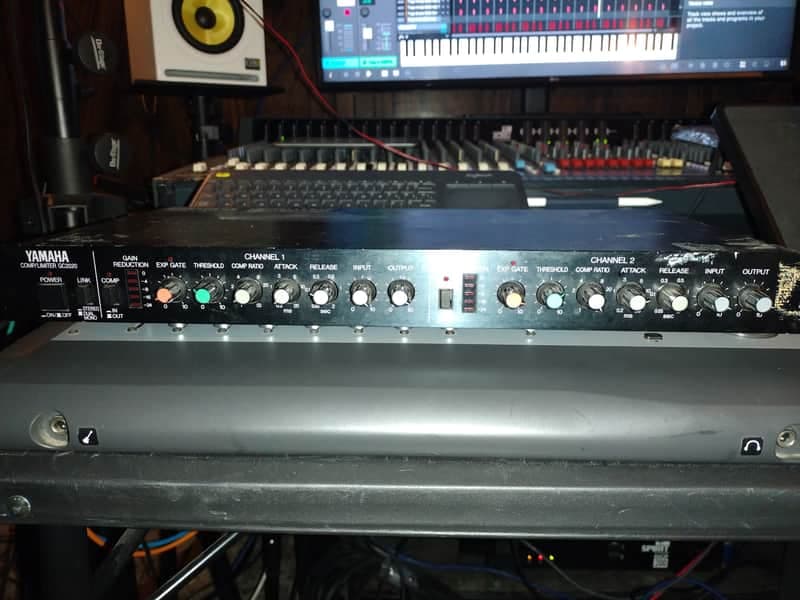 Yamaha GC2020, Stereo Compressor Limiter Expander Gate, RCA & 1/4”, Vintage Rack