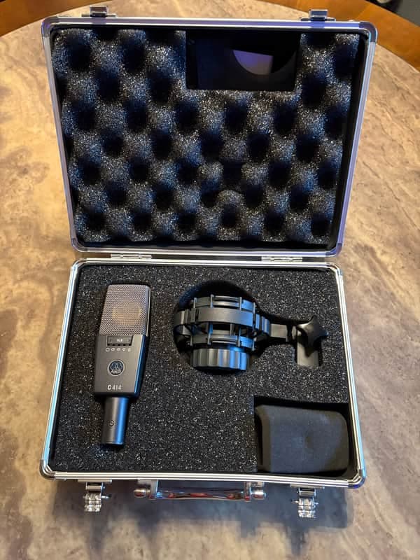 AKG C414 XLS – Excellent Condition – Barely Used – Professional Studio Microphone