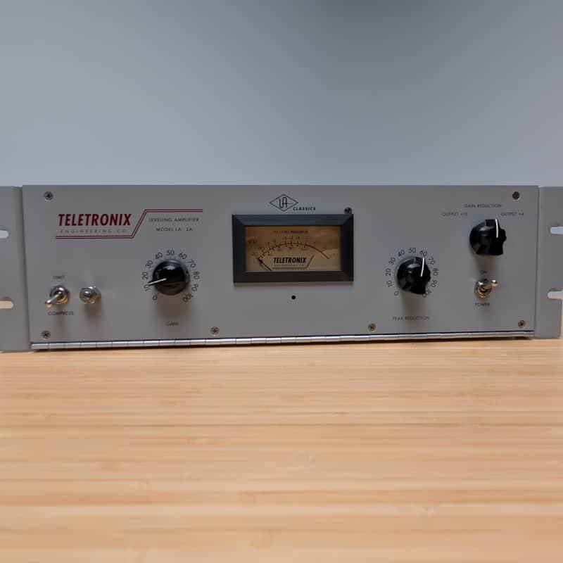 Universal Audio LA-2A Leveling Amplifier / Optical Compressor 2000 - Present - Gray