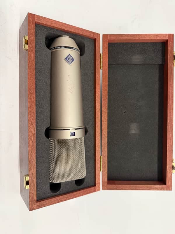 Neumann U87 - Silver