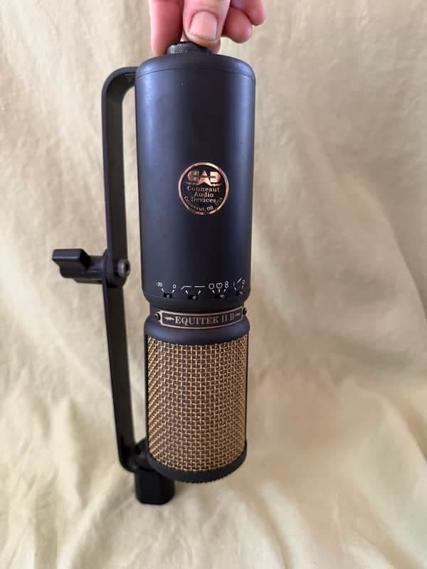 CAD Equitek IIB made in USA Self-Phantom powered
