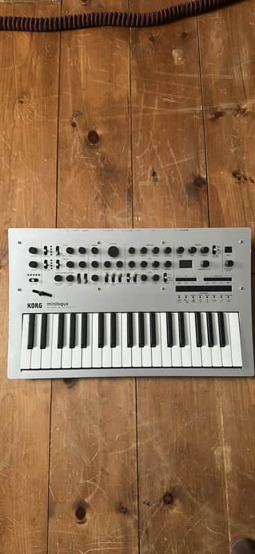 Korg Minilogue 4-Voice Polyphonic Analog Synthesizer 2016 - Present - Silver