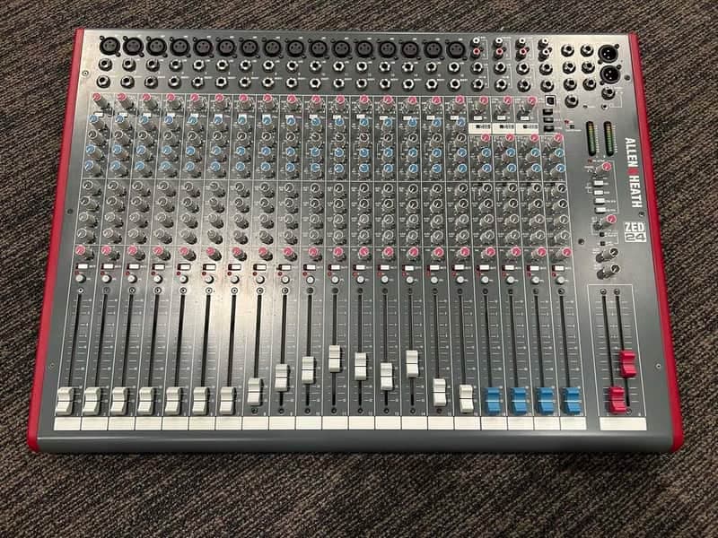 Allen & Heath ZED24 - Mixage 24 voies+flight