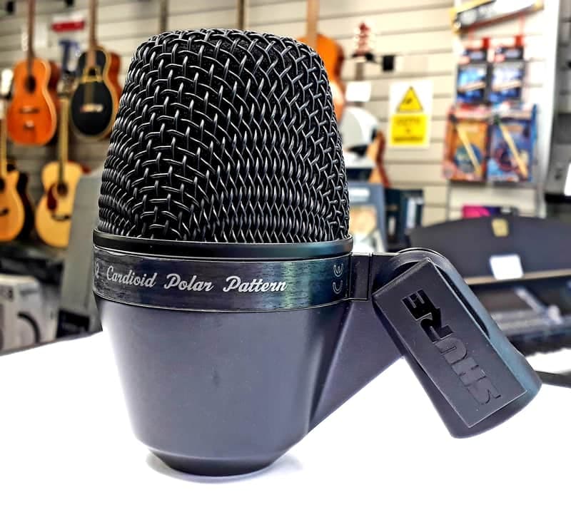 Shure PGA52 Cardioid Dynamic Kick Drum Microphone - Black