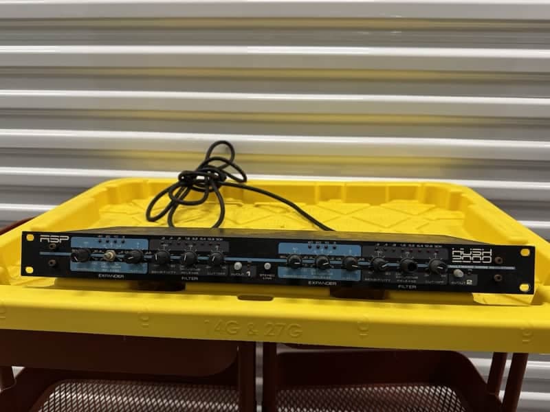 RSP HUSH 2000 Noise Reduction 2-Ch 1U Rack Stereo Link