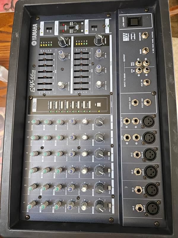 Yamaha EMX66M Powered Mixer Early 2000's - Black