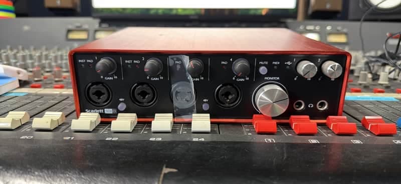 Focusrite Scarlett 18i8 2nd Gen USB Audio Interface 2016 - 2018 - Red / Black