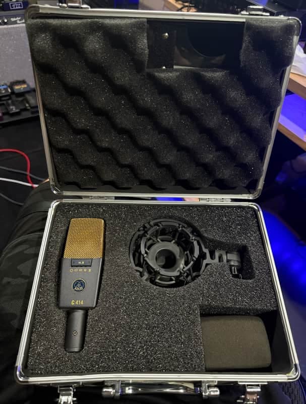 AKG C414 XLII Large Diaphragm Multipattern Condenser Microphone 2010s - Black