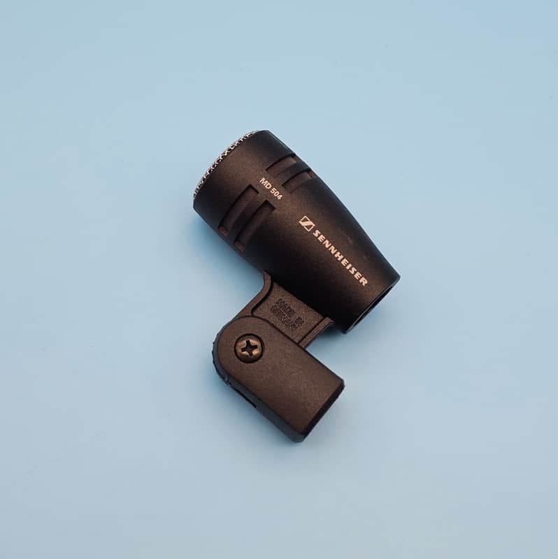 ☆Sennheiser MD 504 Cardioid Dynamic Drum Microphone With Mounting Clip - e604