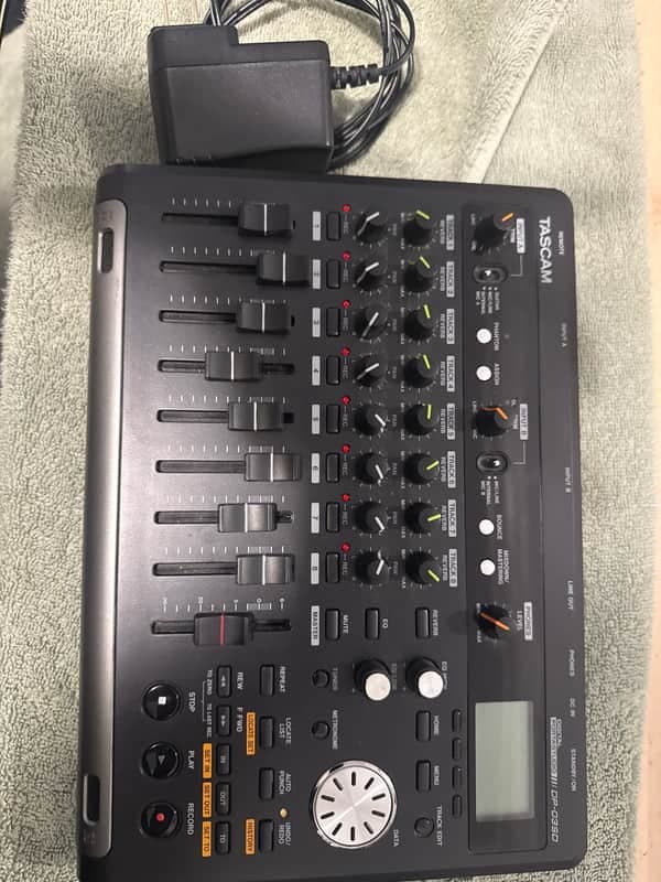TASCAM DP-03SD 8-track Digital Portastudio 2017 - Present - Black