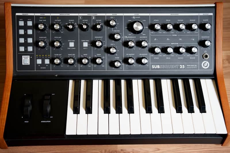 Moog Subsequent 25 Analog Synth