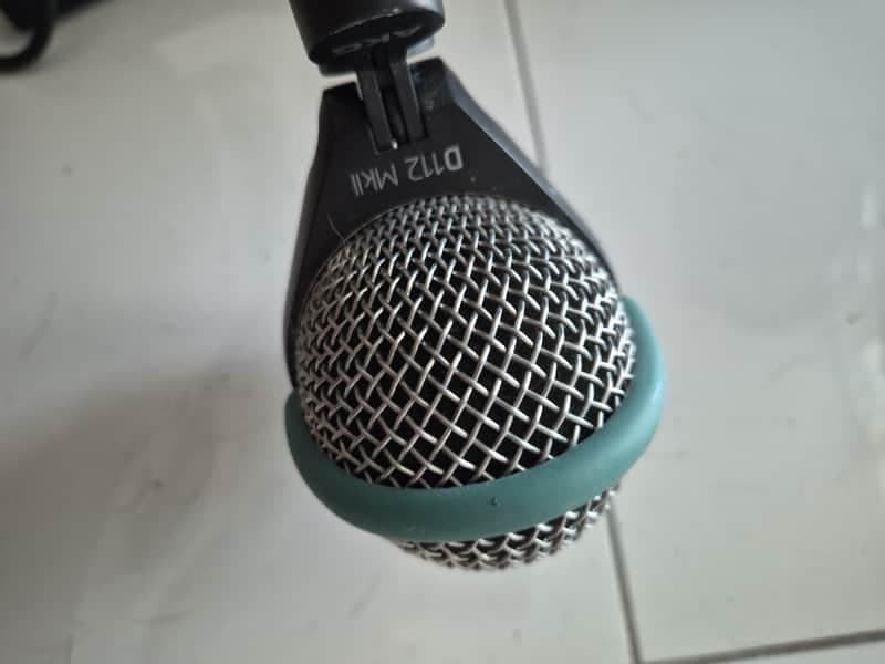 AKG D112 MKII Cardioid Dynamic Bass Drum Microphone 2010s GREY with stand and xlr cable