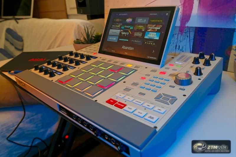 Akai MPC X Special Edition Standalone Sampler incl. MPC Pro Pack upgrade