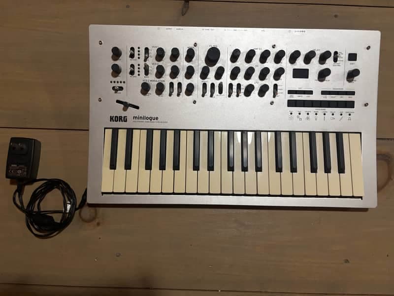 Korg Minilogue 4-Voice Polyphonic Analog Synthesizer 2016 - Present - Silver