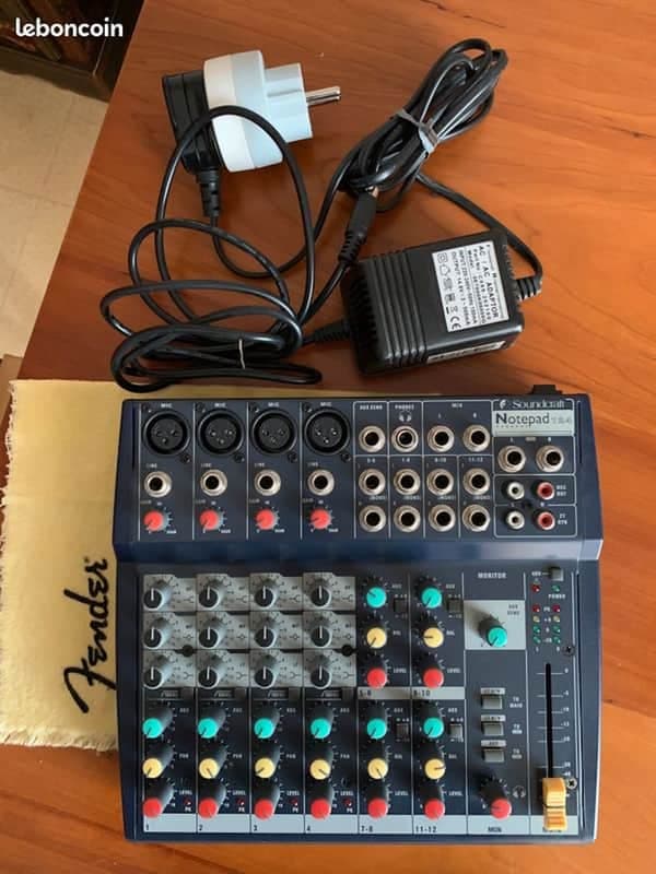 Soundcraft Notepad 124 4 Mono / 4 Stereo Channel Mixer 2000s - Blue