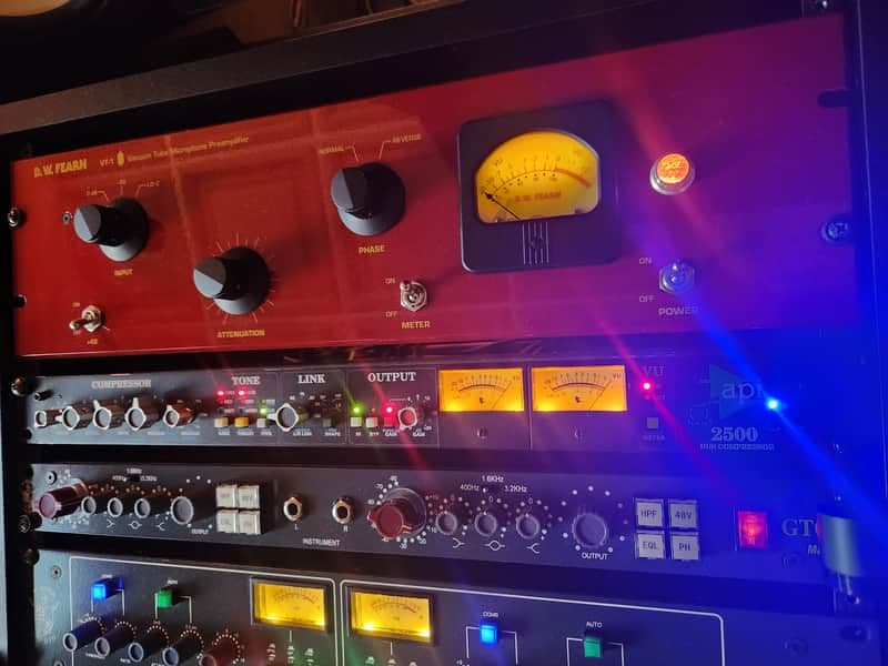 D.W. Fearn VT-1 Single Channel Tube Mic Preamp 2022 - Red