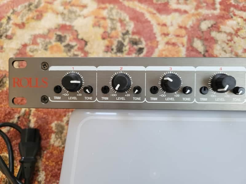 Rolls RM82 8 channels rackmountable mic/line mixer