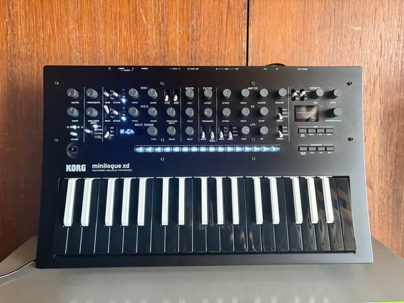 Korg Minilogue XD Inverted Reverses Black and White Keys w/ box