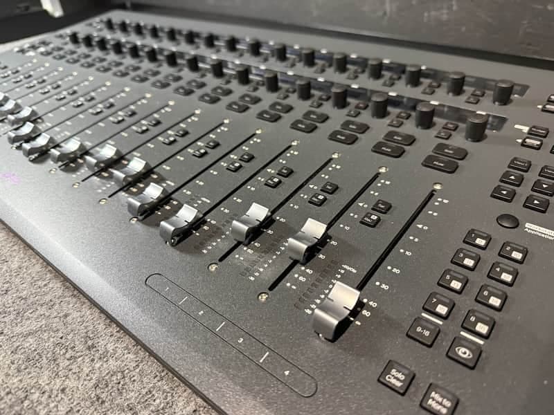 Avid S3 16-Fader Pro Tools Control Surface
