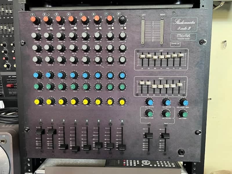 Studiomaster 8 into 2 Mosert Mixer 1980's Studiomaster 8 into 2 Mosert Mixer 1980's - Matt Steel