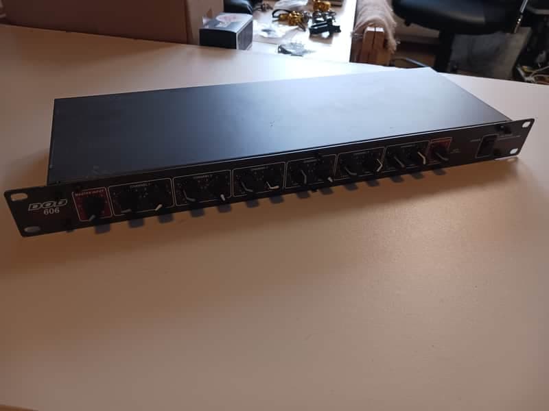 DOD SR-606 (SR606) 6 CHANNEL LINE MIXER / DISTRIBUTION AMP / BUFFER AMP / AUX